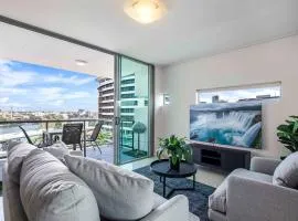 Stadium Vue, 3Bd,Riverview Pool, 300m to S/Stadium