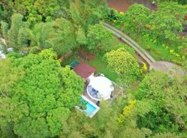 Shanti Wellness Sanctuary, area glamping di Lemery