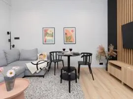 Atmospheric Apartment Near the Train Station Sopot by Noclegi Renters