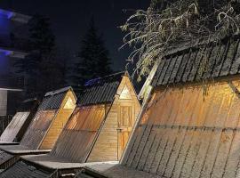 OYO The Hostel Glamping Pods By Workalyas, glamping site in Bashist