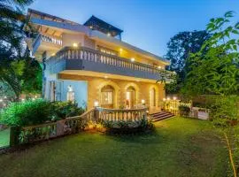 SaffronStays Grandiosa - 4 BDR pet-friendly, pool villa Khandala