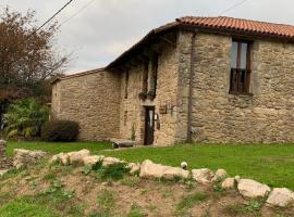 Hotel Rural Casal do Mouro, hotel with parking in Ambroa