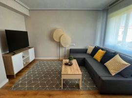 Amplio, cómodo y estiloso apartamento, hotel econômico em Vigo