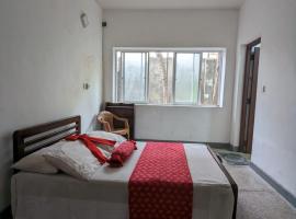Shiranthi Guest House: Rajagiriya şehrinde bir otel