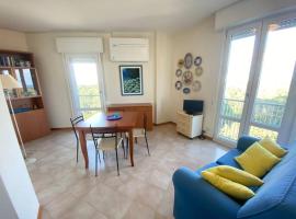 Appartamento con vista panoramica e piscina, yöpymispaikka kohteessa Lignano Sabbiadoro