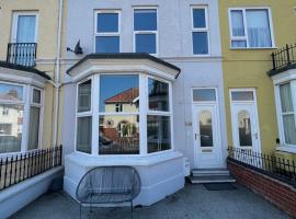 Number 33 Family Beach Residence, holiday home in Great Yarmouth