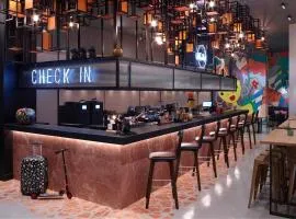 Moxy Athens City