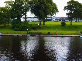 Killyhevlin Lakeside Hotel & Lodges, hotel di Enniskillen