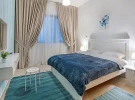 BEST 2 Bedroom Apartment Beach Front (Side View)