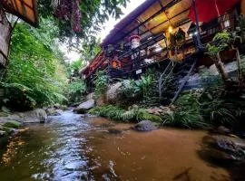 แม่อุ๊ยที่พักติดน้ำ&mae oui next to the water