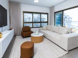 O&O Group - SeaFront Luxurious 3 BR Apartment
