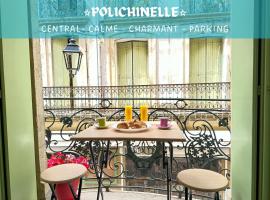 Polichinelle Hyper Centre - Wifi - Balcon & Parking Proche, hotel in Pézenas