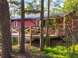 Awesome Home In Norrtlje With Wifi And 2 Bedrooms, holiday rental in Norrtälje
