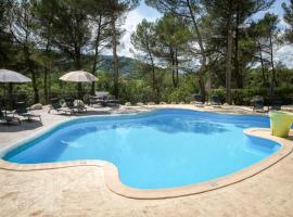 Hôtel La Pinède, hotel sa Saint-Marcellin-lès-Vaison