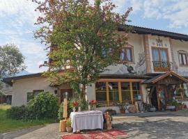 Ferienwohnungen Berghof, guest house sa Krün