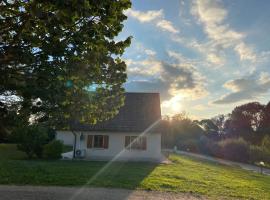 Le Lac Bleu 21, hotel a Lacapelle-Marival