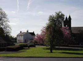 Kirkcroft Guest House, holiday rental in Gretna