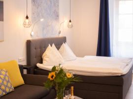 Hotel Zum Goldenen Hirschen: Freistadt şehrinde bir otoparklı otel