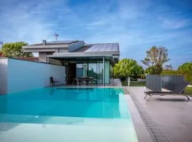 LUXURY VILLA RUBIN with Jacuzzi POOL GYM & SPA near Venice and Padua
