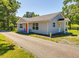 Cozy Georgetown Cottage on a Working Horse Farm!, cottage in Georgetown