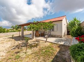 Awesome Home In Kustici With Wifi And 2 Bedrooms, villa Kustićiben