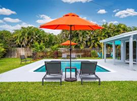 Spacious 5 Bedrooms with Large Pool, 12 minutes to the Ocean, hotelli Fort Lauderdalessa