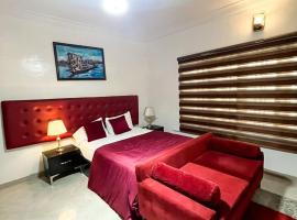 Montreal Suite by Jaynice Homes, hotel di Lekki