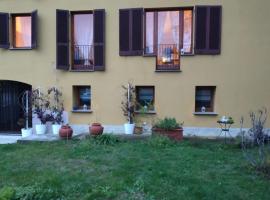 Casa di Giò – apartament w mieście Pettenasco