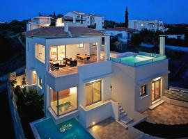 RVG Jenny House with pool, hotel in Porto Heli