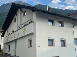 Ferienwohnung Rener, hotel v destinaci Sautens