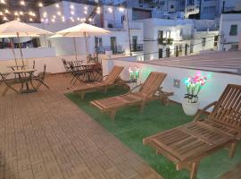 Hostal Jayma, hotel u gradu Salobrenja