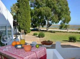 Waterfront apartment - 4 sleeps