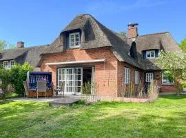 Gorgeous Home In Emmelsbüll-Horsbüll