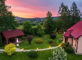 AgroOsada u Beatki - Sauna & Jacuzzi, farm stay in Lutowiska