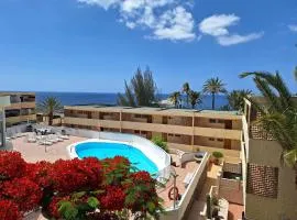 White and Quiet! Modern apartment in San Agustin
