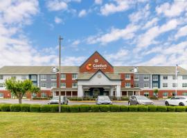 Comfort Inn & Suites Hampton near Coliseum, hotel near Boo Williams Sportsplex, Hampton