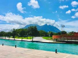 Hermoso departamento en Paseo Santa Lucia, semesterboende i Monterrey
