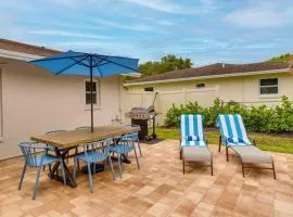 Private Pool and Bar Palm Beach Gardens Getaway