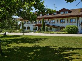 Landhotel zur Grenze, guest house in Isny im Allgäu