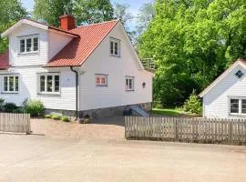 Beautiful Home In rkelljunga With 2 Bedrooms And Wifi