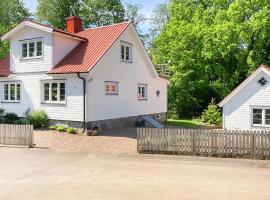 2 Bedroom Amazing Home In Örkelljunga, luxury hotel in Orkelljunga