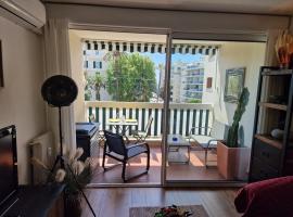 magnifique studio 2 pers, plage à 120 mètres, hotel in Juan-les-Pins