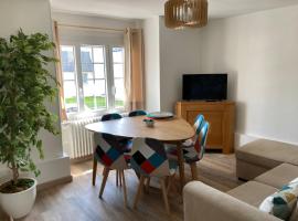 Charmant appart rénové pour 6, à 5 min de la plage et du centre, avec parking - Trouville - FR-1-712-65, hotel v destinaci Touques