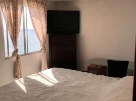 Recámara frente al mar, cama King, tv, wifi, hotel in Tijuana