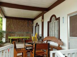 JC3 TRANSIENT HOUSE, hytte i Bolinao