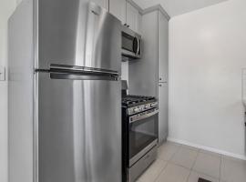 Modern Chic & Comfy Entire Apt 2 Room Suites, Ferienwohnung in Inglewood