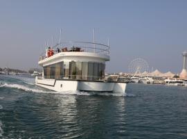Butina Chaters, boat in Abu Dhabi