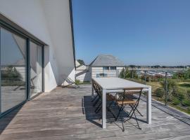 Confort, modernite et vue sur la marina a Sarzeau, hotel en Sarzeau