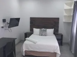 Triple9 Hatfield Guesthouse