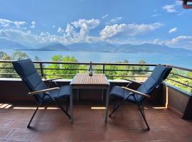 L'appartamento dell'arte: Cerro Lago Maggiore'de bir otoparklı otel